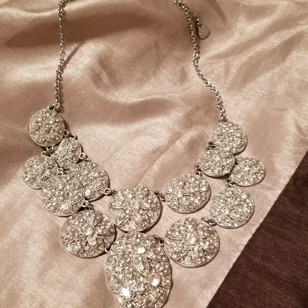 statement necklace, sparkling flowers